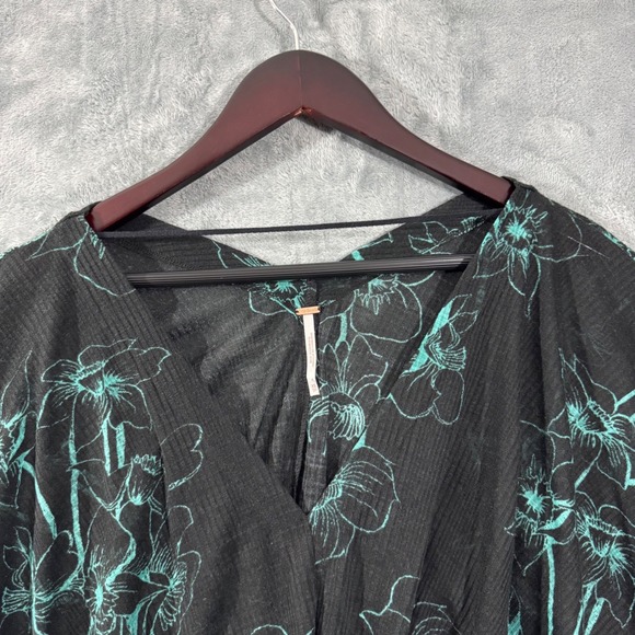 Free People One Dance Black Teal
Floral Print Top Kimono Dolman Sleeve
XS - Picture 6 of 16